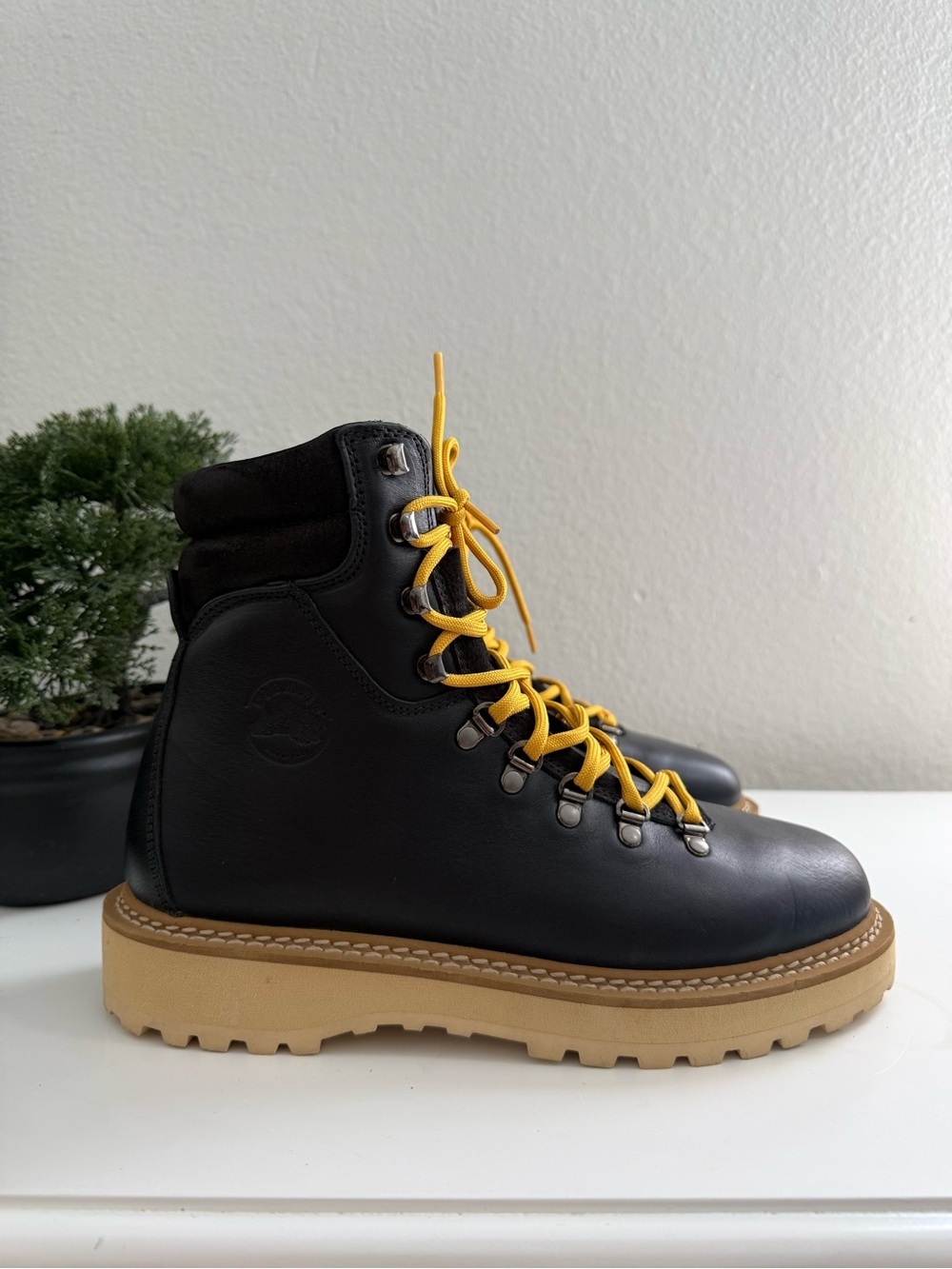 DIEMME Roccia Vet women size 9 Black Leather Ankle Boots with Yellow Lac - Picture 3 of 12